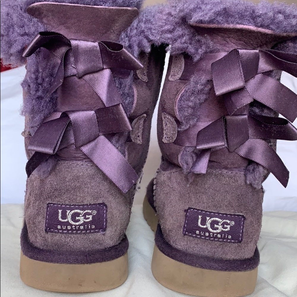 UGG (size 2) GIRLS BAILY BOWS BOOTS